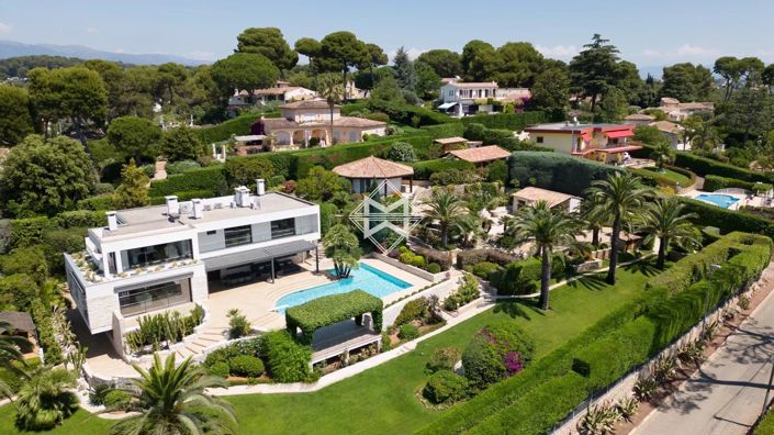 Image No.2-8 Bed House for sale