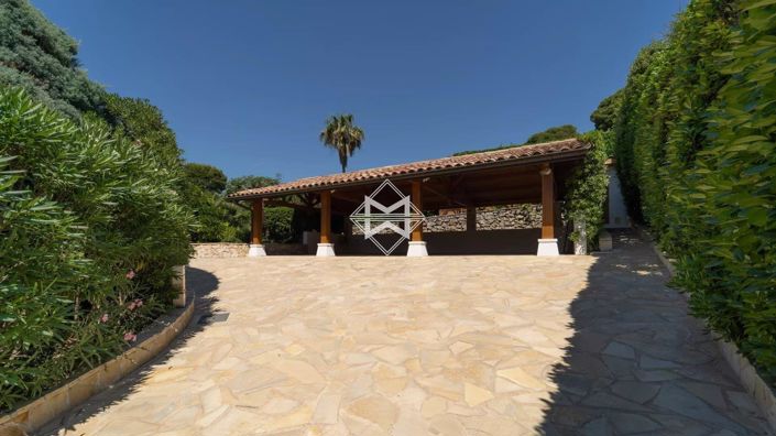 Image No.20-8 Bed House for sale