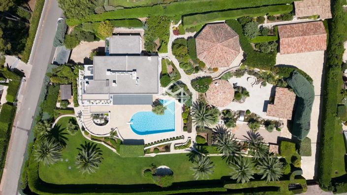 Image No.4-8 Bed House for sale