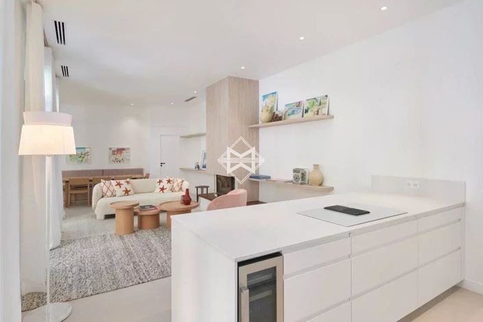 Image No.10-3 Bed House for sale