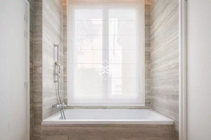 Image No.9-3 Bed House for sale