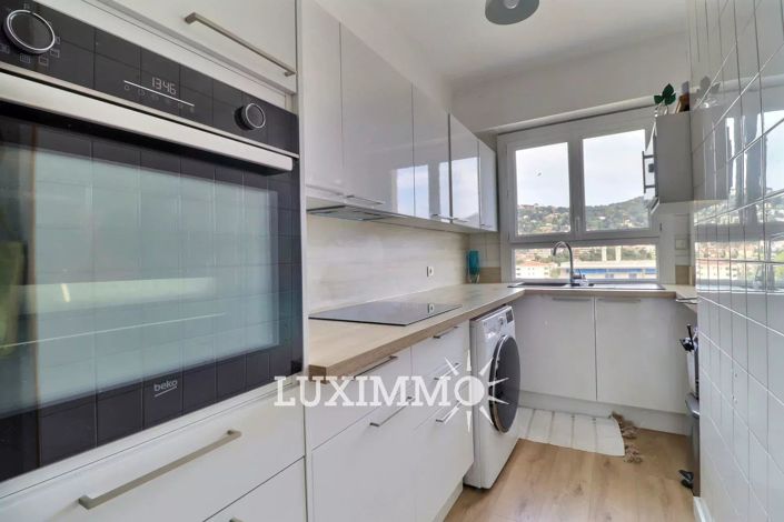 Image No.4-2 Bed Property for sale