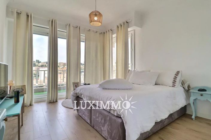 Image No.5-2 Bed Property for sale