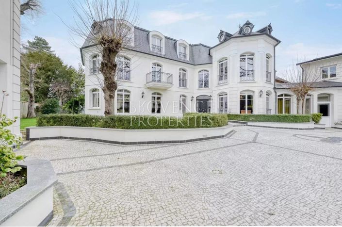 Image No.10-10 Bed House for sale