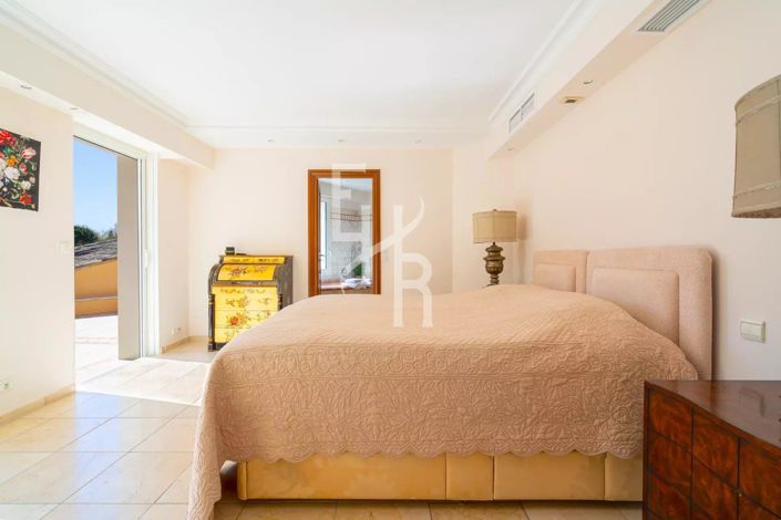 Image No.11-4 Bed House for sale