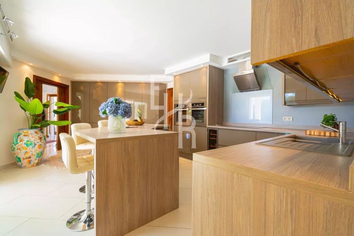 Image No.5-4 Bed House for sale