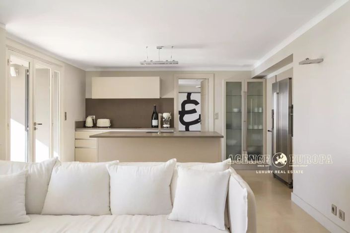 Image No.20-5 Bed House for sale