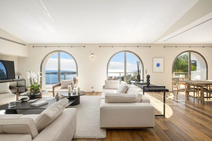 Image No.7-5 Bed House for sale