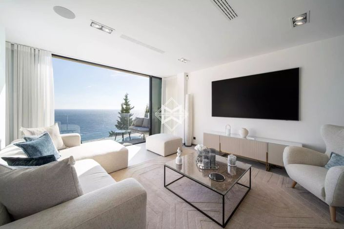 Image No.2-4 Bed House for sale