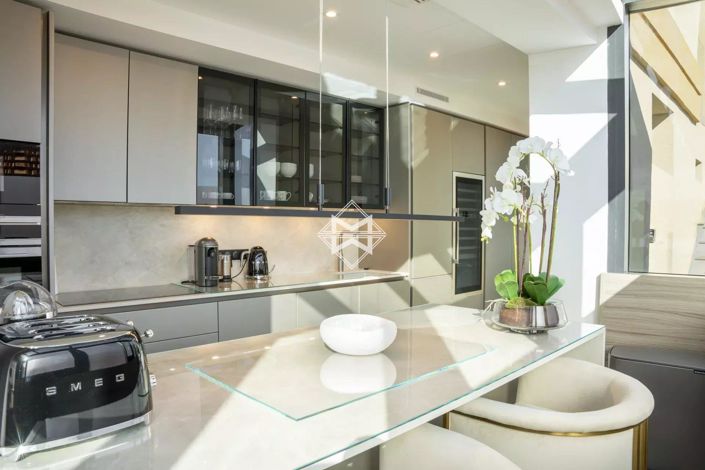 Image No.6-4 Bed House for sale