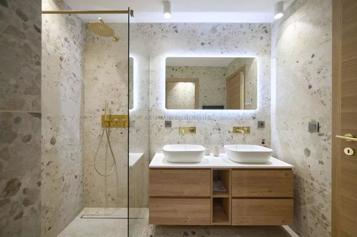 Image No.10-3 Bed Apartment for sale