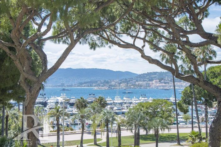 Image No.20-3 Bed Apartment for sale