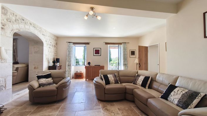 Image No.10-4 Bed House for sale