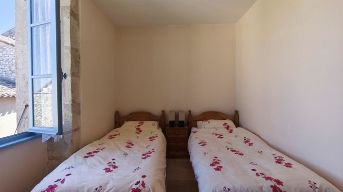 Image No.23-4 Bed House for sale