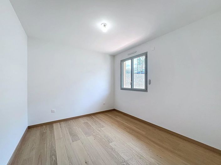 Image No.18-4 Bed Apartment for sale