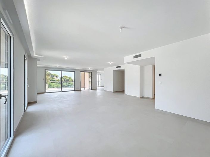 Image No.8-4 Bed Apartment for sale