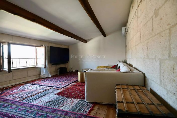 Image No.17-6 Bed House for sale