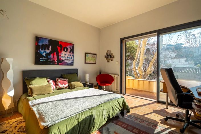 Image No.11-5 Bed House for sale