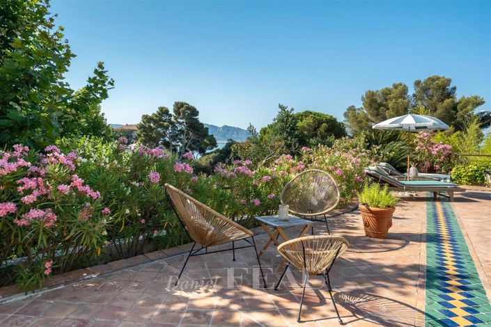 Image No.3-5 Bed House for sale