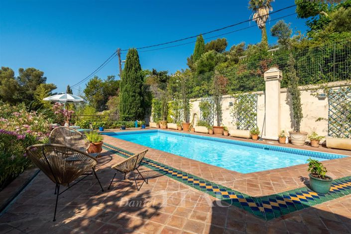 Image No.6-5 Bed House for sale