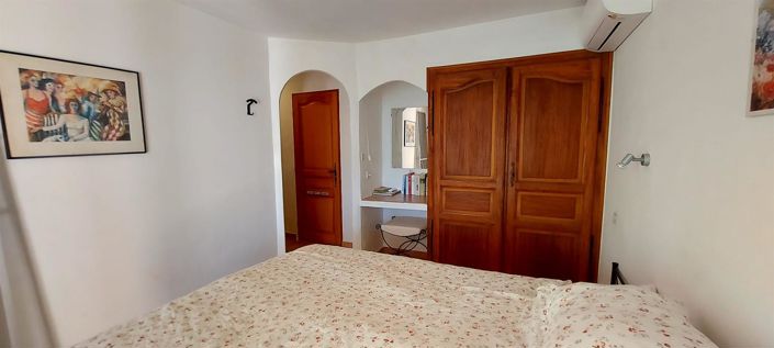 Image No.22-4 Bed House for sale