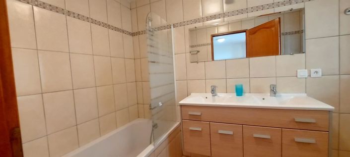 Image No.24-4 Bed House for sale