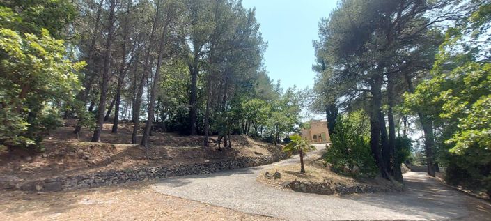 Image No.7-4 Bed House for sale