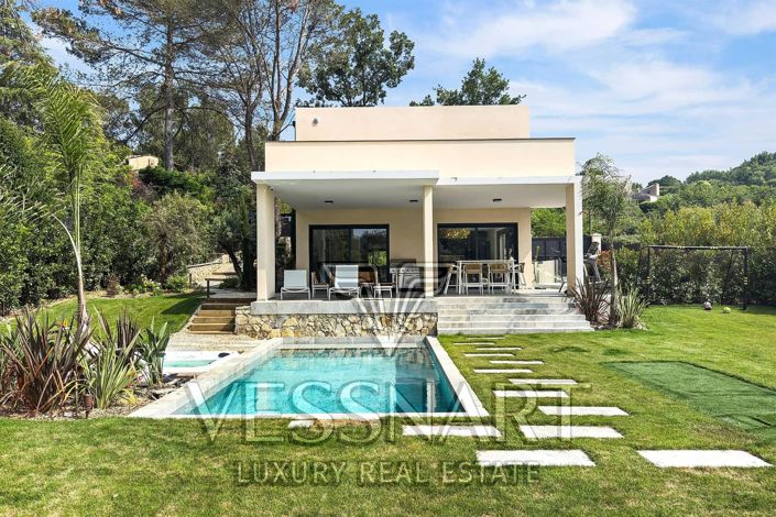 Image No.1-4 Bed Property for sale