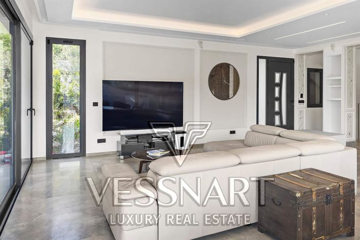 Image No.6-4 Bed House for sale