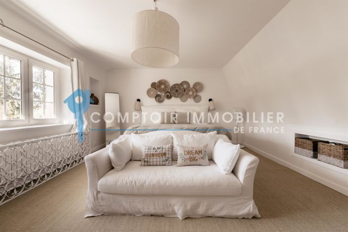 Image No.8-4 Bed House for sale