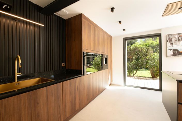 Image No.6-4 Bed House for sale