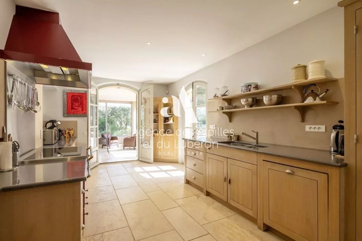 Image No.13-6 Bed House for sale