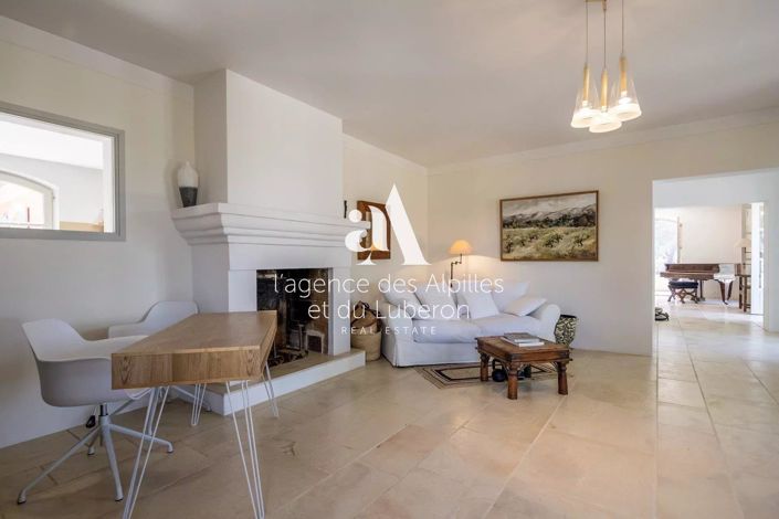 Image No.15-6 Bed House for sale