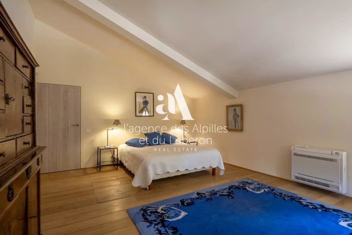 Image No.21-6 Bed House for sale