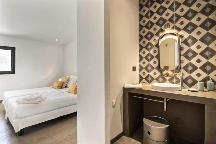 Image No.12-4 Bed House for sale