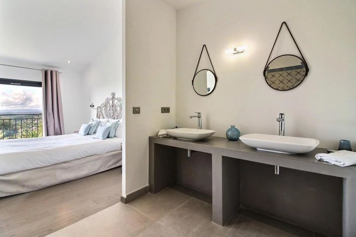 Image No.8-4 Bed House for sale