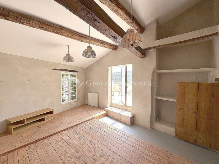 Image No.12-5 Bed House for sale