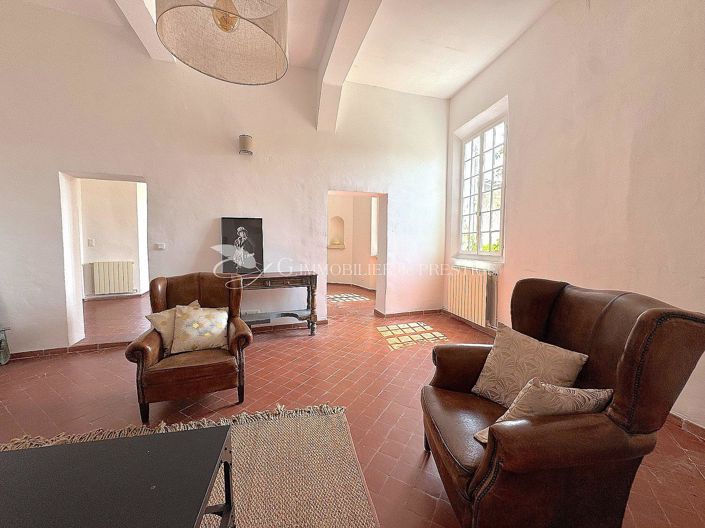 Image No.21-5 Bed House for sale