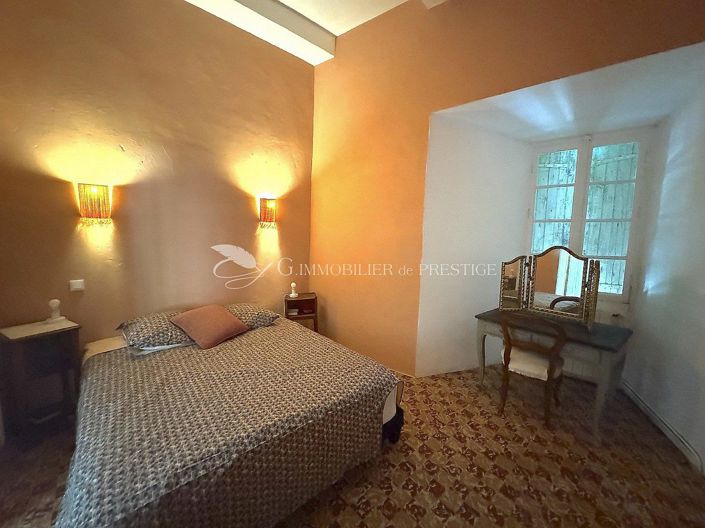 Image No.9-5 Bed House for sale