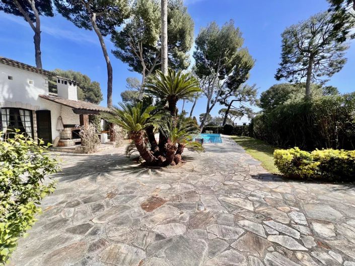 Image No.17-6 Bed House for sale