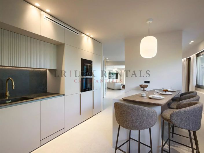 Image No.8-5 Bed Apartment for sale