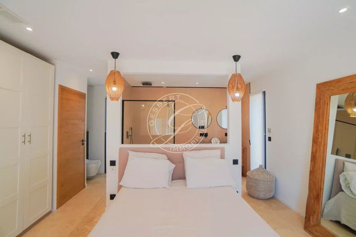 Image No.11-3 Bed House for sale