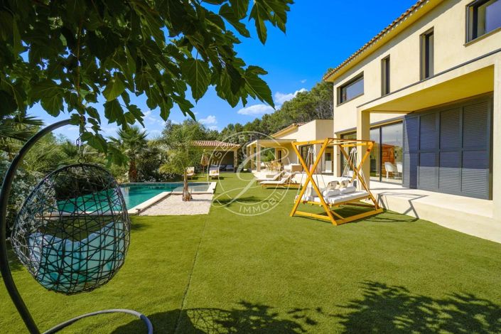 Image No.14-3 Bed House for sale