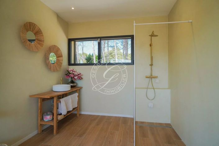 Image No.17-3 Bed House for sale