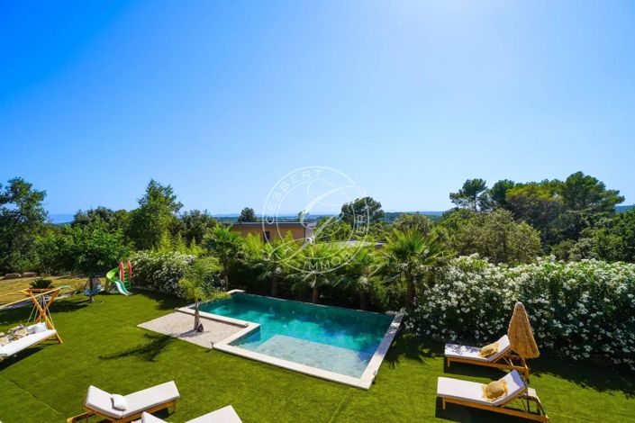 Image No.19-3 Bed House for sale