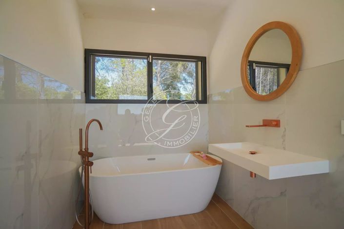 Image No.22-3 Bed House for sale