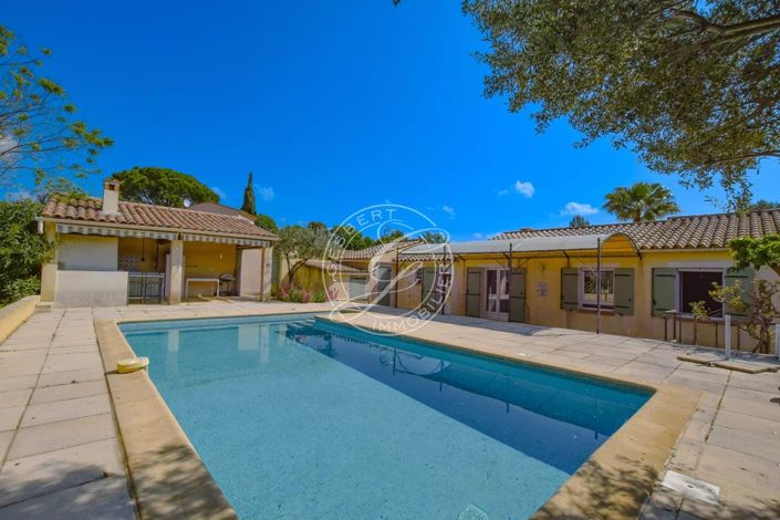 Image No.1-5 Bed House for sale