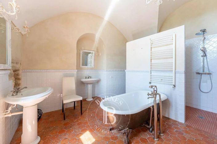 Image No.12-5 Bed House for sale