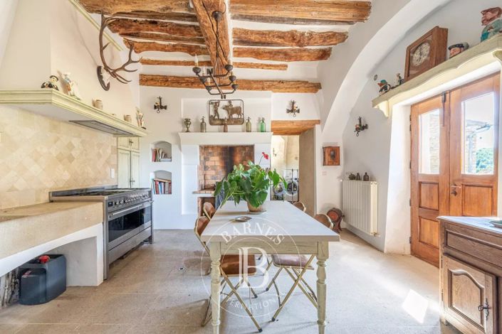 Image No.8-5 Bed House for sale