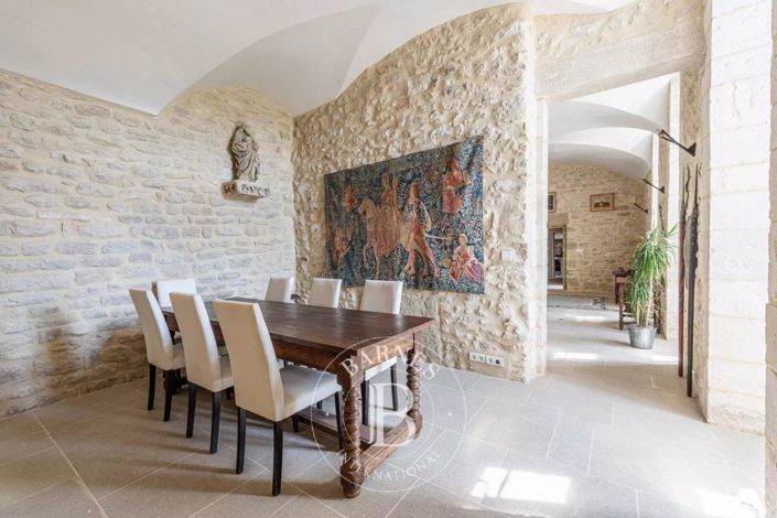 Image No.9-5 Bed House for sale